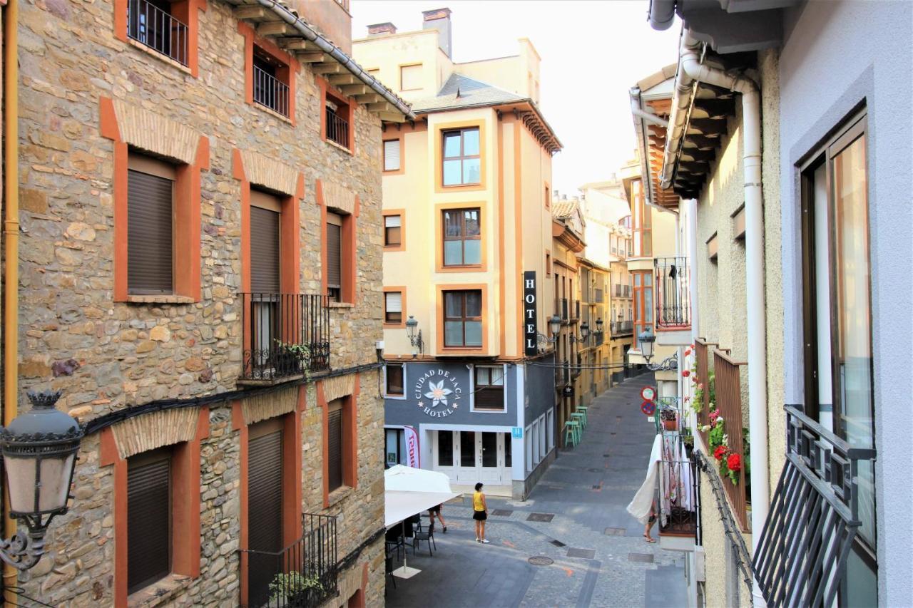 Casa Campanilla Jaca Hotel Exterior foto